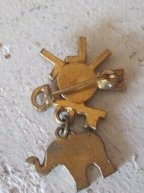 Vintage Gold Tone metal Wendal WILLKIE Presidential Pin Dangle Elephant‎ Jewelry